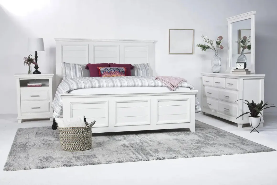 Bella Panel Bed In White, Twin