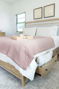 Easton Upholstered Storage Bed In Natural, Ca King