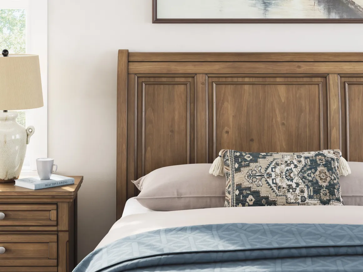 Feddinger Sleigh Bed In Medium Brown, Queen