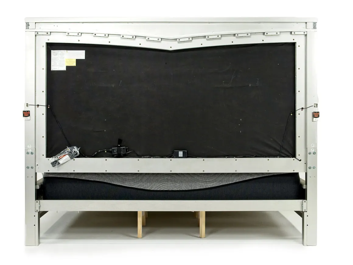 Glendale Upholstered Bed In Platinum, Queen