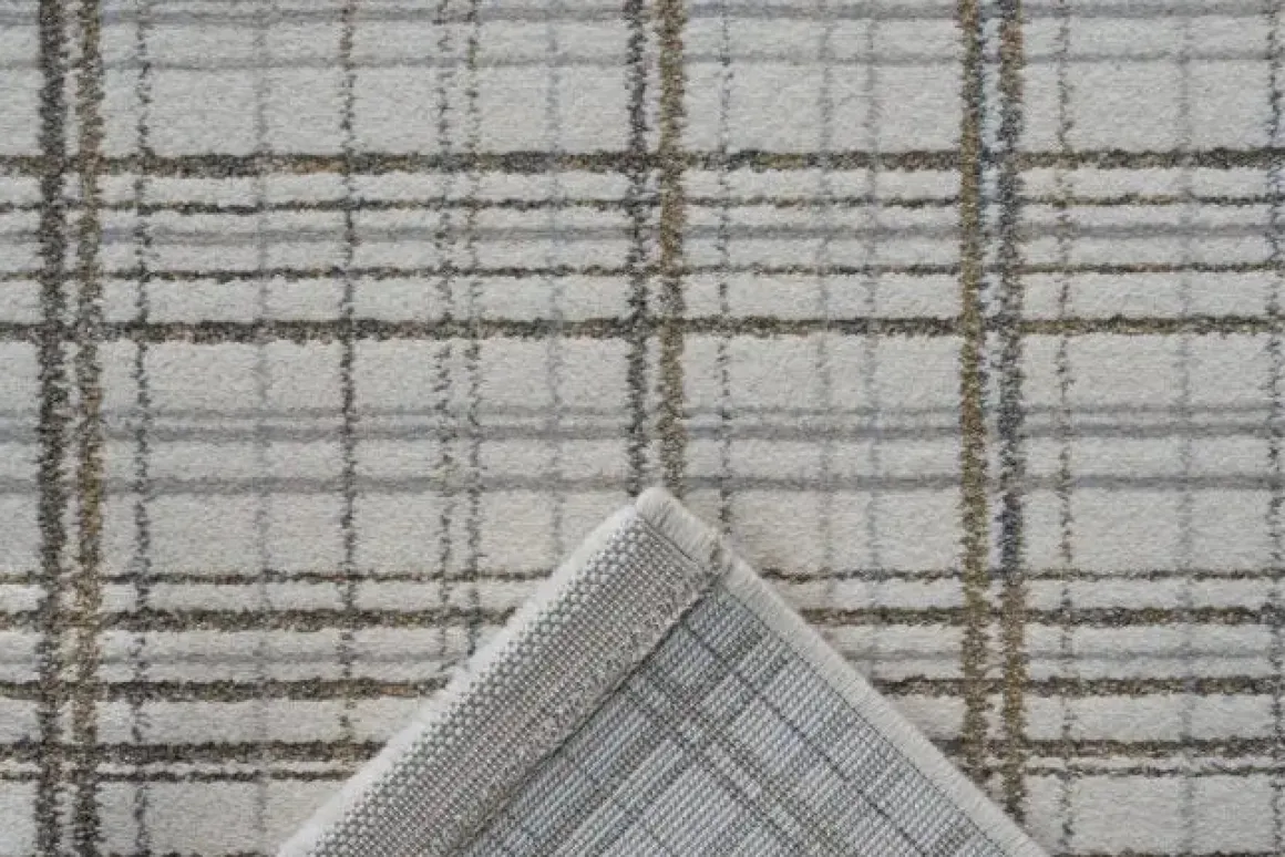 London Court Rug In Beige/Gray/Ivory, 5’ X 7’